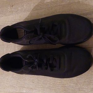 Nike Air Max Modern Essential Running Shoes